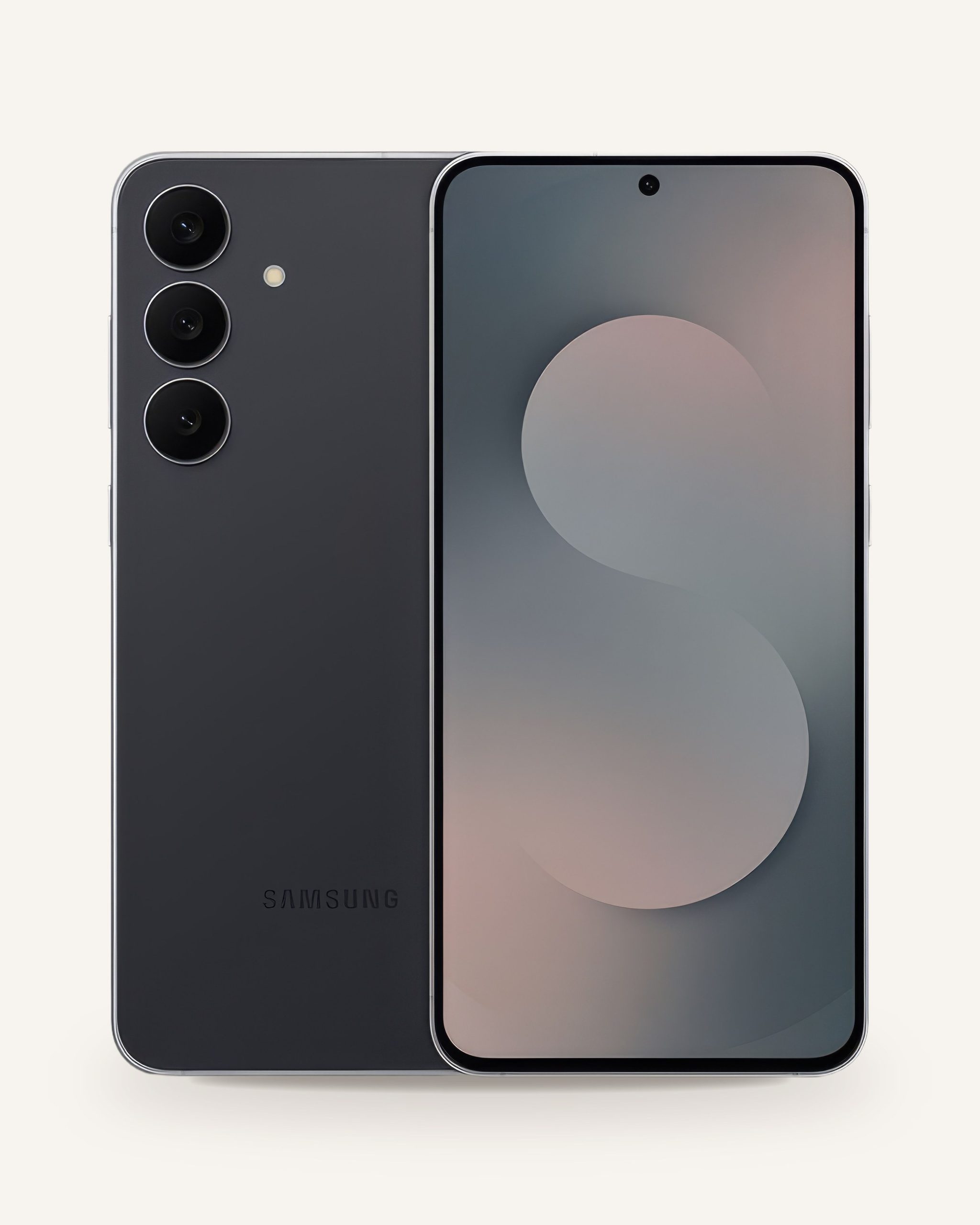 Siyah Samsung Galaxy telefon, arkada üçlü kamera ve Samsung yazısı, önde ekran