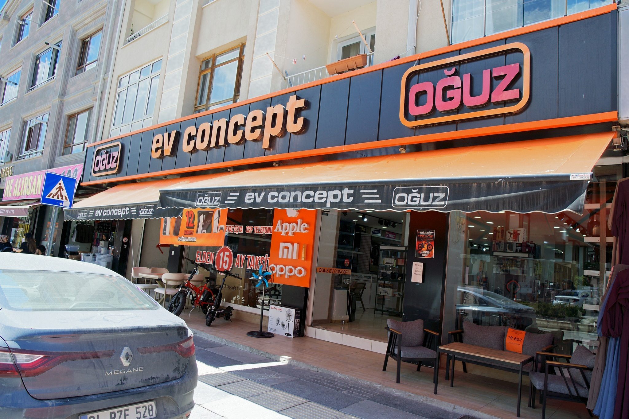 Gölbaşı şubesinin cephesi ve OĞUZ ev concept tabelası