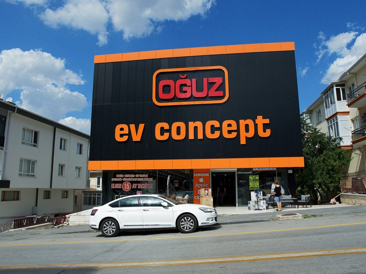 Oğuz Ev Concept İlker şubesi cephesi, Çankaya