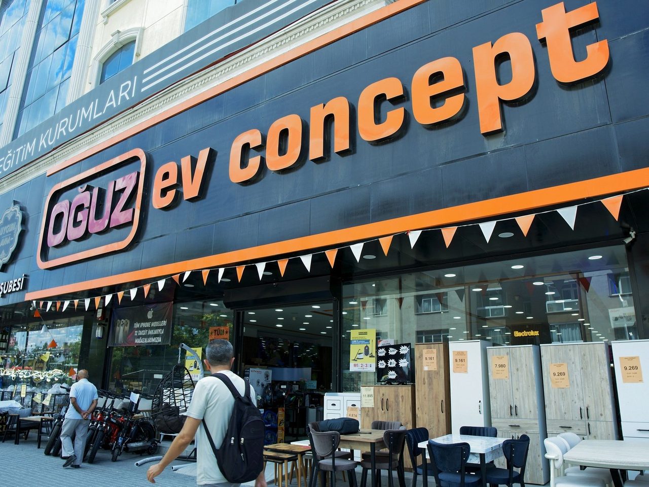 Oğuz Ev Concept Sincan şubesi cephesi, Sincan