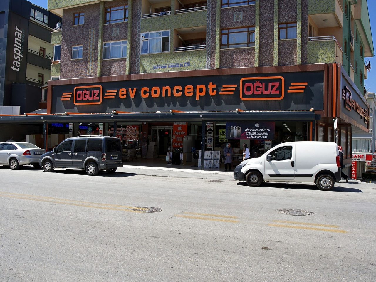 Oğuz Ev Concept Yeşilbayır şubesi cephesi, Mamak